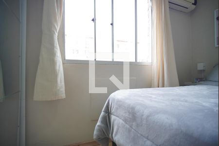 Quarto 1 de apartamento à venda com 2 quartos, 47m² em Mário Quintana, Porto Alegre