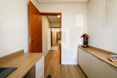 Casa à venda com 400m², 4 quartos e 4 vagas Casa à venda com 400m², 4 quartos e 4 vagasEscritório