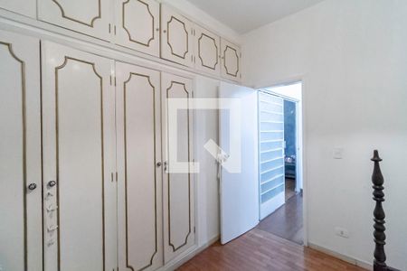 Casa à venda com 1062m², 4 quartos e 8 vagasQuarto 2