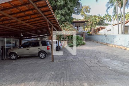 Casa à venda com 1062m², 4 quartos e 8 vagasGaragem