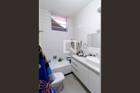 Casa à venda com 1062m², 4 quartos e 8 vagasBanheiro da suíte