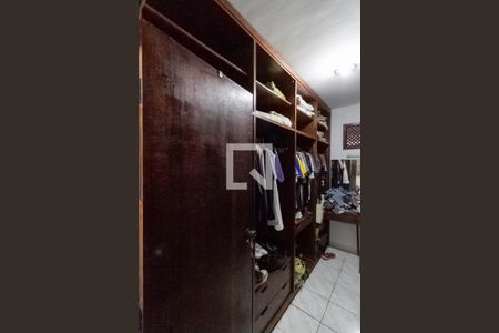 Casa à venda com 1062m², 4 quartos e 8 vagasCloset da suíte