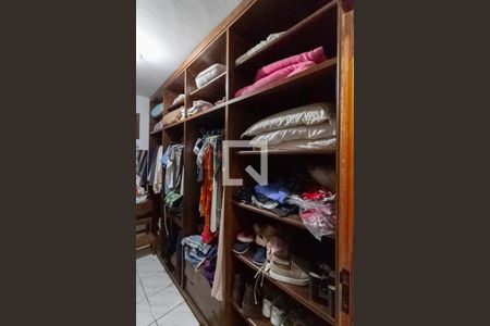 Casa à venda com 1062m², 4 quartos e 8 vagasCloset da suíte