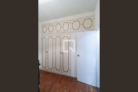 Casa à venda com 1062m², 4 quartos e 8 vagasQuarto 2