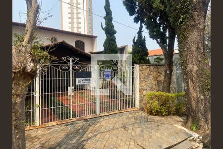 Casa para alugar com 250m², 3 quartos e 4 vagas Casa para alugar com 250m², 3 quartos e 4 vagasFachada