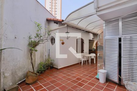 Casa para alugar com 250m², 3 quartos e 4 vagas Casa para alugar com 250m², 3 quartos e 4 vagasQuintal