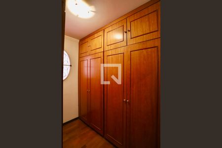 Casa para alugar com 250m², 3 quartos e 4 vagas Casa para alugar com 250m², 3 quartos e 4 vagasCloset do quarto 1