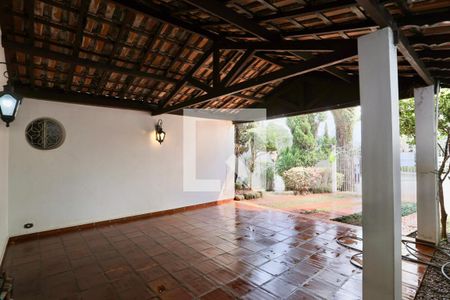 Casa para alugar com 250m², 3 quartos e 4 vagas Casa para alugar com 250m², 3 quartos e 4 vagasGaragem