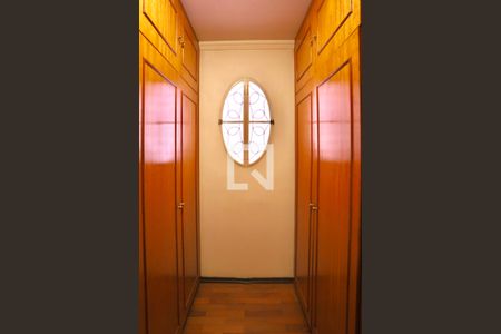 Casa para alugar com 250m², 3 quartos e 4 vagas Casa para alugar com 250m², 3 quartos e 4 vagasCloset do quarto 1