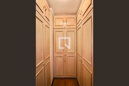 Casa para alugar com 250m², 3 quartos e 4 vagas Casa para alugar com 250m², 3 quartos e 4 vagasCloset Suíte