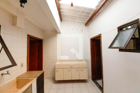 Casa à venda com 79m², 3 quartos e 1 vagaÁrea de Serviço