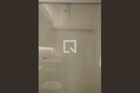 Banheiro de kitnet/studio para alugar com 1 quarto, 24m² em Pinheiros, São Paulo