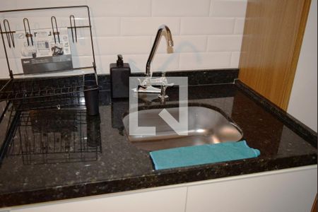 Cozinha de kitnet/studio para alugar com 1 quarto, 24m² em Pinheiros, São Paulo