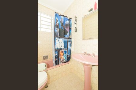 Casa à venda com 200m², 3 quartos e 2 vagasBanheiro 1