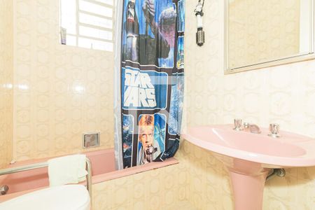 Casa à venda com 200m², 3 quartos e 2 vagasBanheiro 1