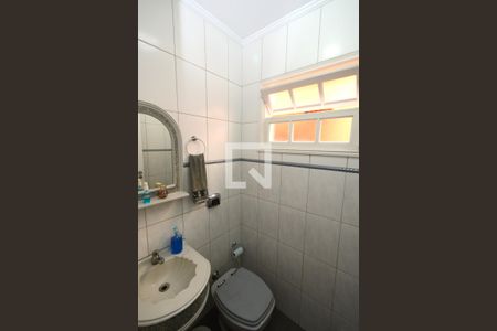 Casa à venda com 160m², 3 quartos e 2 vagasBanheiro