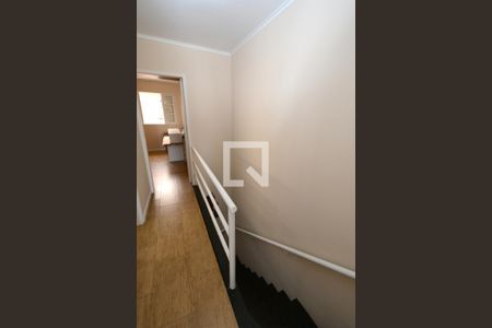 Casa à venda com 160m², 3 quartos e 2 vagasEscada