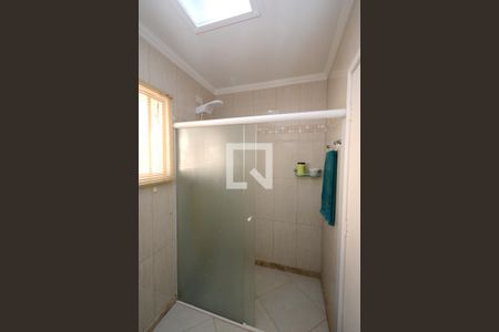 Casa à venda com 160m², 3 quartos e 2 vagasBanheiro