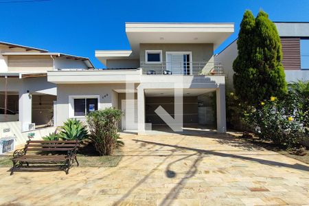 Casa de condomínio para alugar com 310m², 5 quartos e 4 vagasFachada