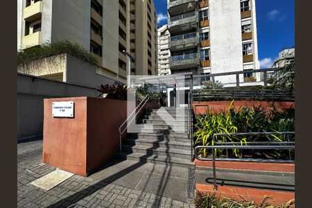 Apartamento à venda com 180m², 3 quartos e 2 vagasFachada