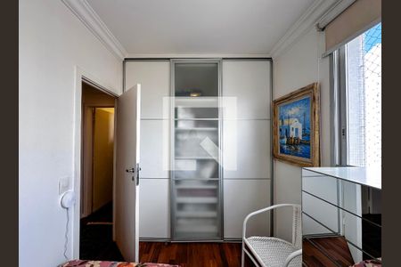 Apartamento à venda com 180m², 3 quartos e 2 vagasQuarto 