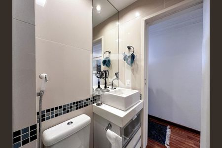 Apartamento à venda com 180m², 3 quartos e 2 vagasBanheiro Social