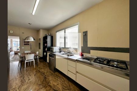 Apartamento à venda com 180m², 3 quartos e 2 vagasCozinha