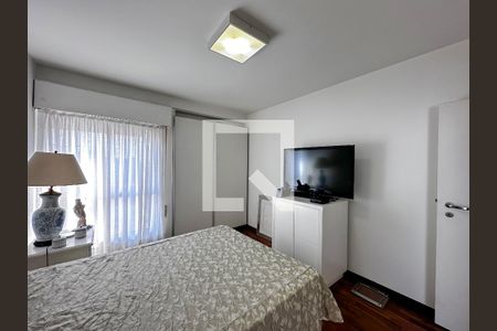 Apartamento à venda com 180m², 3 quartos e 2 vagasSuíte 1