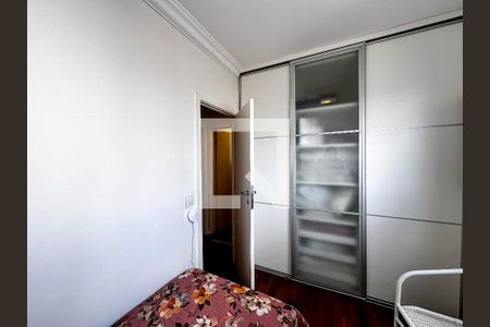 Apartamento à venda com 180m², 3 quartos e 2 vagasQuarto 