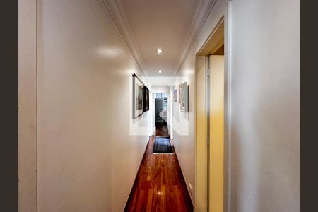 Apartamento à venda com 180m², 3 quartos e 2 vagasCorredor Quartos