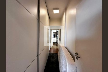 Apartamento à venda com 180m², 3 quartos e 2 vagasCorredor de Serviço