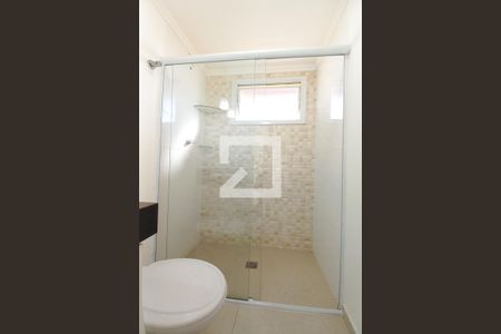 Banheiro de apartamento à venda com 1 quarto, 54m² em Cambuí, Campinas