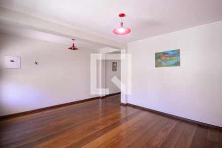 Sala de casa à venda com 3 quartos, 206m² em Cambuci, São Paulo