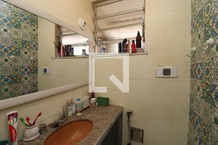 Apartamento à venda com 55m², 2 quartos e 2 vagasBanheiro Social