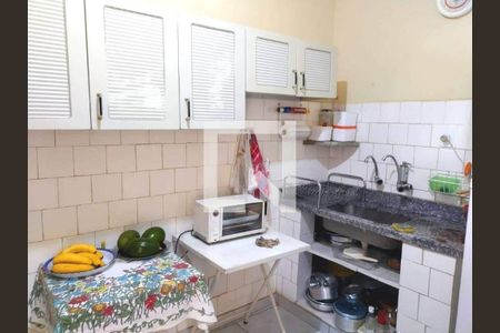 Casa à venda com 80m², 3 quartos e 8 vagas