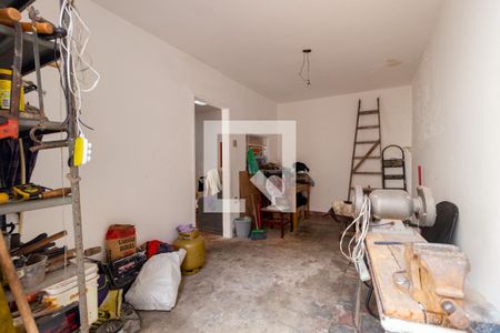 Casa à venda com 200m², 3 quartos e 3 vagas Casa à venda com 200m², 3 quartos e 3 vagasDepósito