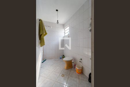 Casa à venda com 200m², 3 quartos e 3 vagas Casa à venda com 200m², 3 quartos e 3 vagasBanheiro