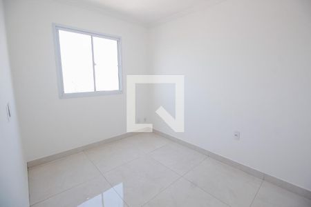 Quarto 1 de apartamento para alugar com 2 quartos, 42m² em Parque Arariba, São Paulo