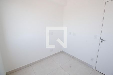 Quarto 2 de apartamento para alugar com 2 quartos, 42m² em Parque Arariba, São Paulo