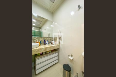 Casa à venda com 198m², 3 quartos e 3 vagasBanheiro