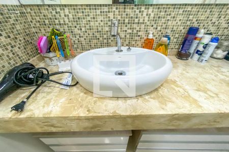 Casa à venda com 198m², 3 quartos e 3 vagasBanheiro