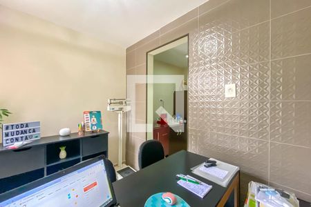 Casa à venda com 198m², 3 quartos e 3 vagasEscritório