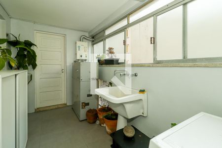 Apartamento para alugar com 182m², 3 quartos e 1 vagaÁrea de Serviço