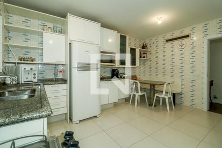 Apartamento para alugar com 182m², 3 quartos e 1 vagaCozinha