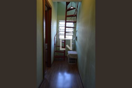 Casa de condomínio à venda com 109m², 2 quartos e 1 vaga Casa de condomínio à venda com 109m², 2 quartos e 1 vagaEscada Área de Serviço/Terraço