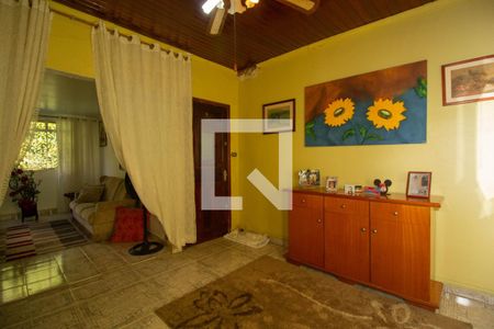 Casa à venda com 540m², 5 quartos e 2 vagas Casa à venda com 540m², 5 quartos e 2 vagasSala de Estar