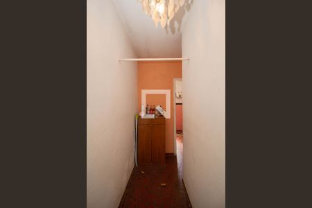 Casa à venda com 540m², 5 quartos e 2 vagas Casa à venda com 540m², 5 quartos e 2 vagasCorredor - Casa 2