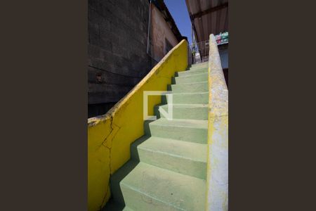 Casa à venda com 540m², 5 quartos e 2 vagas Casa à venda com 540m², 5 quartos e 2 vagasEscada