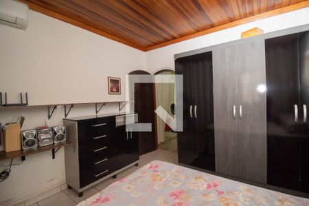 Casa à venda com 540m², 5 quartos e 2 vagas Casa à venda com 540m², 5 quartos e 2 vagasQuarto 2