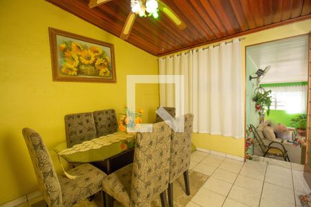 Casa à venda com 540m², 5 quartos e 2 vagas Casa à venda com 540m², 5 quartos e 2 vagasSala de Jantar